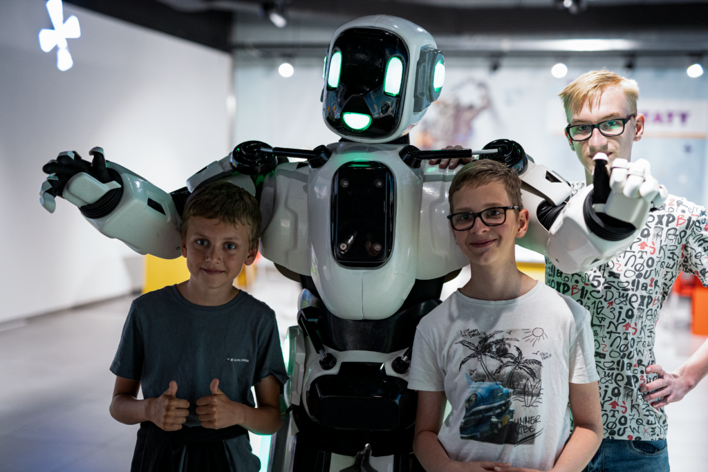 Interaktywna wystawa robotów i nowoczesnych technologii RoboExpo