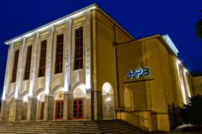 PREMIERA Ptaki ciernistych krzewów. Rzecz o miłości w kościele