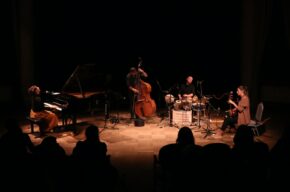 Koncert w ciemności | T/Aboret – Zielnik pełen czułości