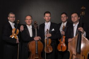 „Koncert Niedzielny z Mozartem”