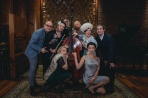 Koncert Niedzielny „W małym kinie” – spektakl muzyczny | Otwarcie wystawy rysunku satyrycznego – Jerzy Czapiewski