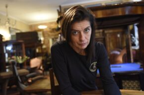 Bydgoskiej Akademii Sztuki: Aneta Bukowska. O renowacji mebli – drobne naprawy