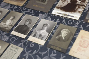 Oprowadzanie kuratorskie po wystawie CARTE DE VISITE - fotografia czy obiekt
