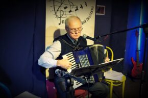 Leszek Basiński - śpiewający akordeonista z Bydgoszczy
