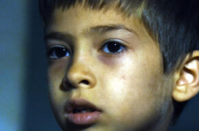 Pokazy filmu „Mały uchodźca” w reżyserii Batina Ghobadiego w Kinie Orzeł