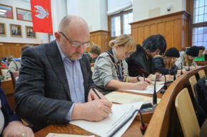 Rekord Polski w jednoczesnym przepisywaniu dzieła naukowego „De revolutionibus” Mikołaja Kopernika