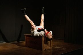 37. Toruńskie Spotkania Teatrów Jednego Aktora: KINGA KOWALSKA – RAZ DOKOŁA. KOBIETY WESELA