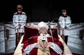 Międzynarodowy Festiwal Teatralny KONTAKT: ŚMIERĆ JANA PAWŁA II