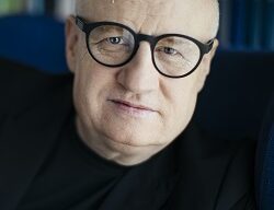 Czytelnicze oblicze: spotkanie autorskie z Maciejem Siembiedą