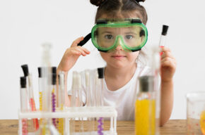Eksperymenty chemiczne – warsztaty dla dzieci