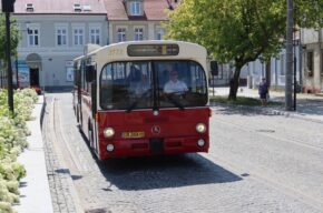 Zabytkowym autobusem do Starego Fordonu