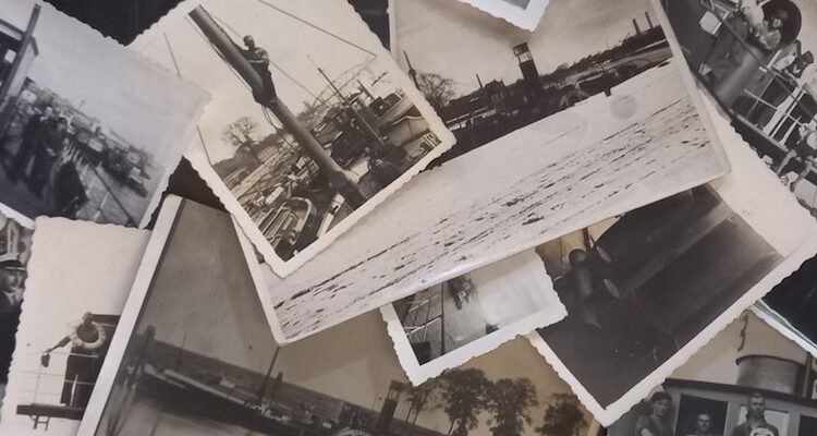 „Głęboka Czerń Palacza, czyli 10 fotografii z marynarskiego kuferka”