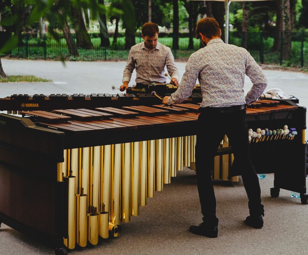 Koncert Niedzielny: MARIMBAZZI DUO | Otwarcie wystawy malarstwa Antoniego Niećko