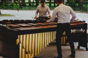 Koncert Niedzielny: MARIMBAZZI DUO | Otwarcie wystawy malarstwa Antoniego Niećko