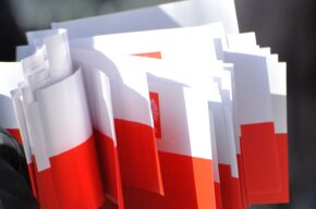 Międzypokoleniowe śpiewanie pieśni patriotycznych | Święto Niepodległości