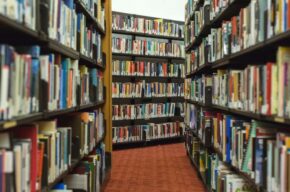 Kiermasz w bibliotece przy ul. Lelewela