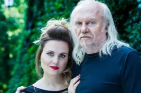 Andrzej Sikorowski i Maja Sikorowska z zespołem (impresaryjne)