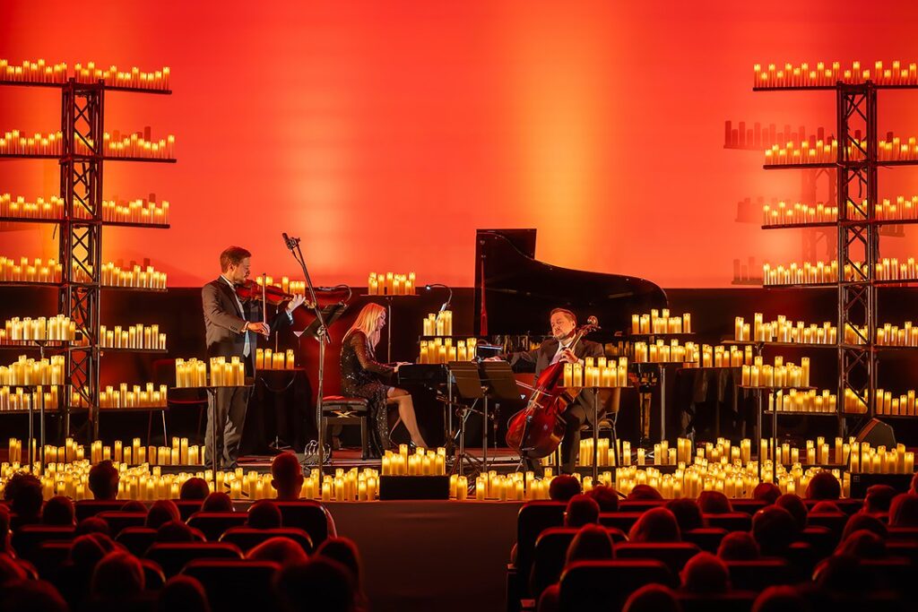 Koncert muzyki Ludovico Einaudi i Yanna Tiersena przy świecach