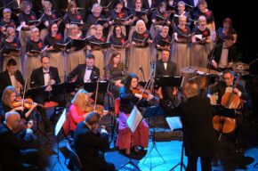 Koncert z okazji Dnia Kobiet - w wykonaniu The G Singers i Orkiestry Salonowej Moderato Najpiękniejsza w kadrze i piosence – pod patronatem Prezydenta Macieja Glamowskiego