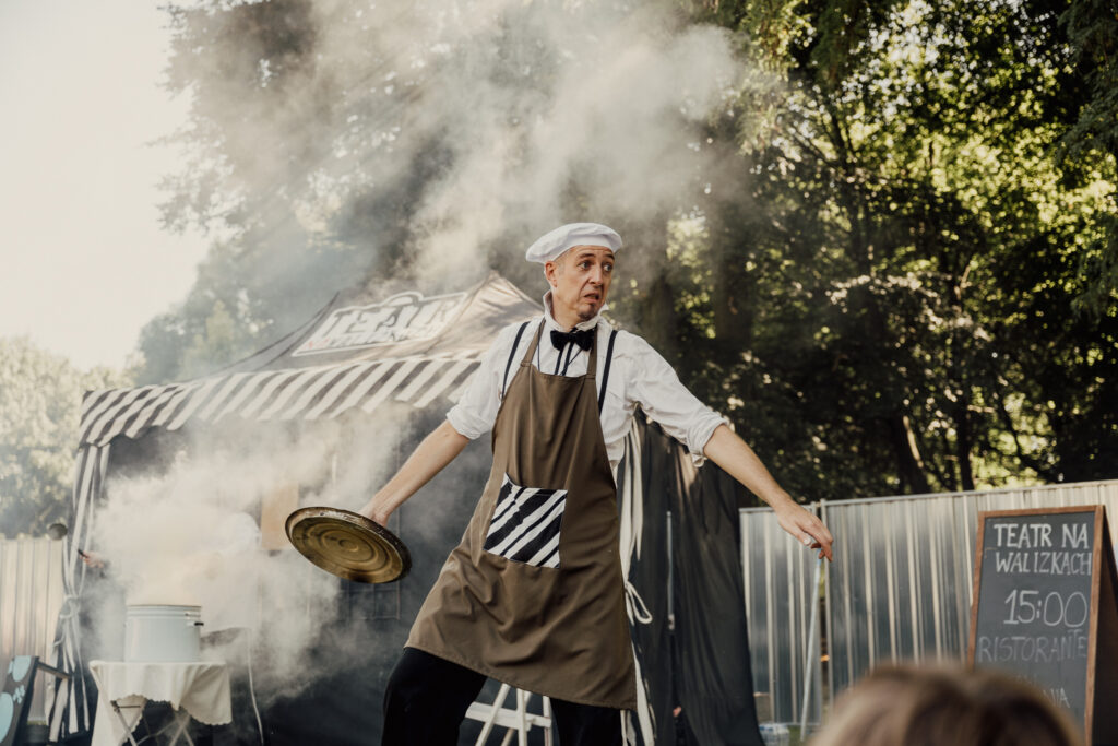 LnSM: Teatr Na Walizkach - „Ristorante” – spektakl uliczny