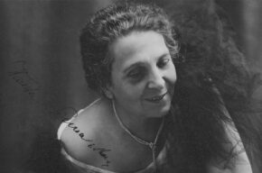 Wanda Siemaszkowa (1867–1947) – wybitna aktorka dramatyczna, dyrektorka Teatru Miejskiego w Bydgoszczy, reżyserka, pedagog