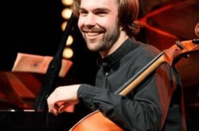 Wariacja Sacherowska Witolda Lutosławskiego i Sonata nr 1 Mieczysława Wajnberga - występ Antoniego Majewskiego