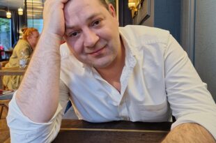 Kawiarnia Literacka: Enormi Stationis – poeta i mit