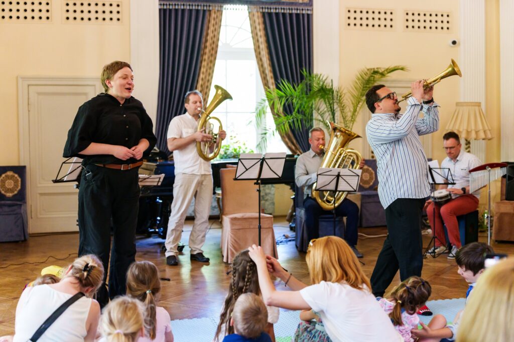 Koncert dla Rodzin z udziałem Wioli Jakubiec i gordonowców