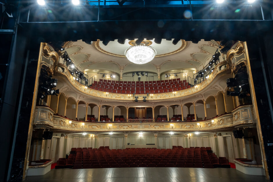 Poznaj teatr”- wakacyjne zwiedzania teatru dla widzów indywidualnych