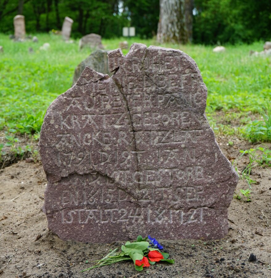 LXXXIX Spotkanie z Historią u Hoffmana: Pamięć Przechówka, czyli o menonickim dziedzictwie wyrytym w kamieniu