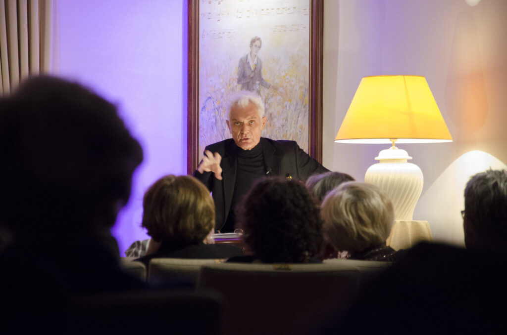 Pan od poezji albo nauka chodzenia