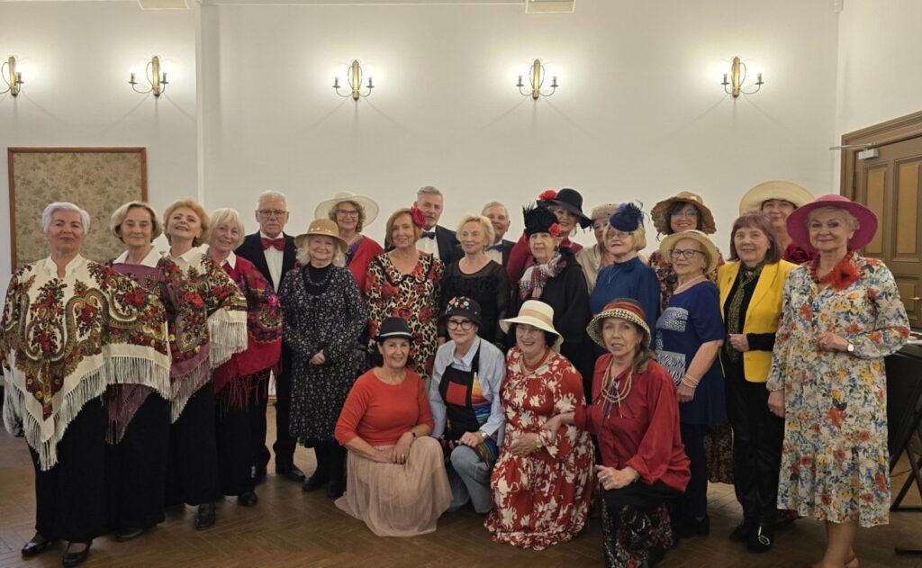 Seniorzy – Seniorom | spektakl Toruńskiego Uniwersytetu Trzeciego Wieku