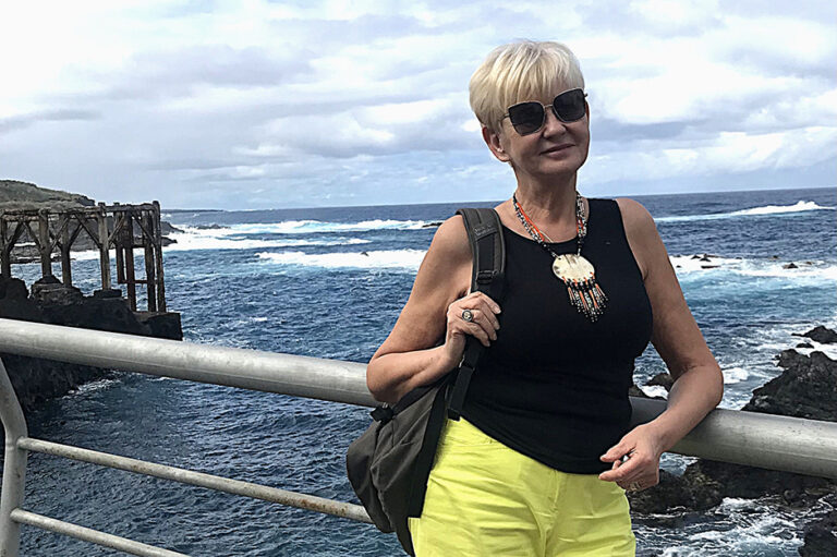 Półki Literatury / Kawiarnia Literacka:  Jolanta Niwińska i cały Jej ŚWIAT