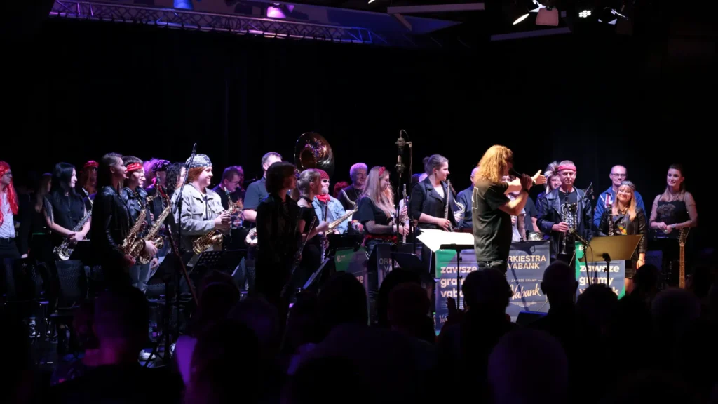 Vabank Express. W 80 minut dookoła świata | Orkiestra WOAK-u Vabank koncert