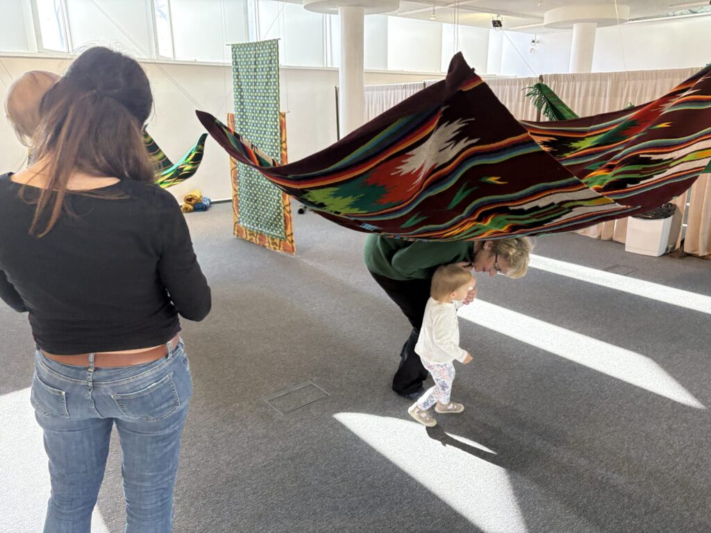 Etnowyprawka Malucha: Tkaniny!