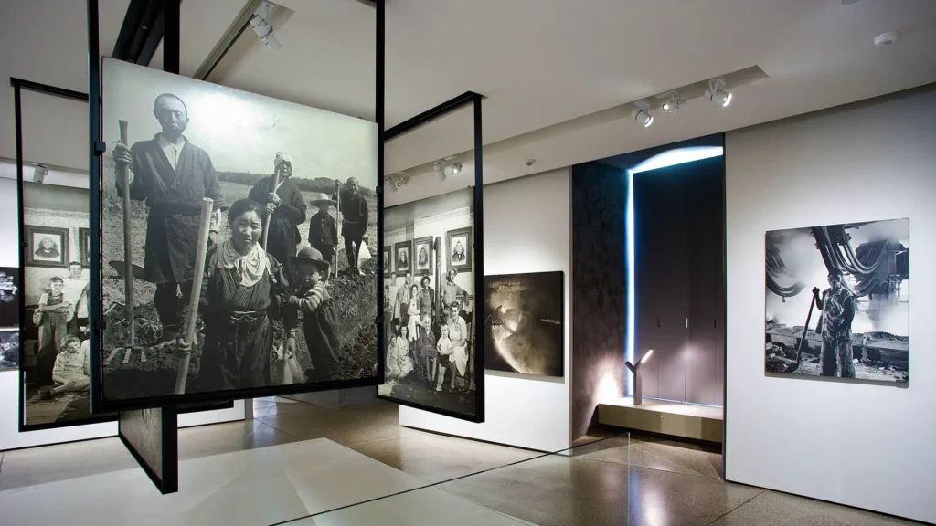 Rodzina człowiecza. Nowe rozumienie miejsca fotografii w społeczeństwie globalnym | Sztuka fotografii | wykład