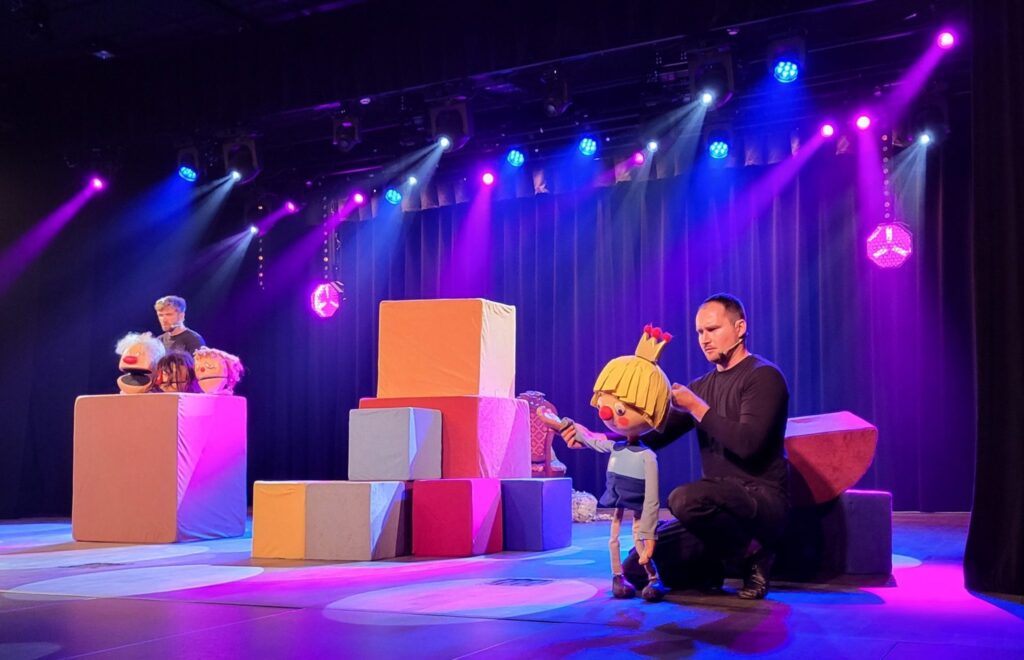 PRZEDWIOŚNIE GWT: „Król Maciuś” – muzyczny spektakl dla dzieci O!Teatr