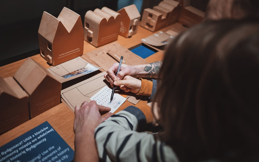 Uruchom Młyn… zanim zrobi to ktoś inny. Gra Szpiegowska na wystawie Węzły