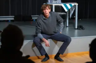 Pod wpływem | Teatr Jednego Aktora - Grupy Lustro | Chodź na deski