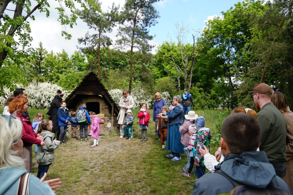 Etnoigraszki: Kwiecień plecień – rodzinne zabawy z tradycją