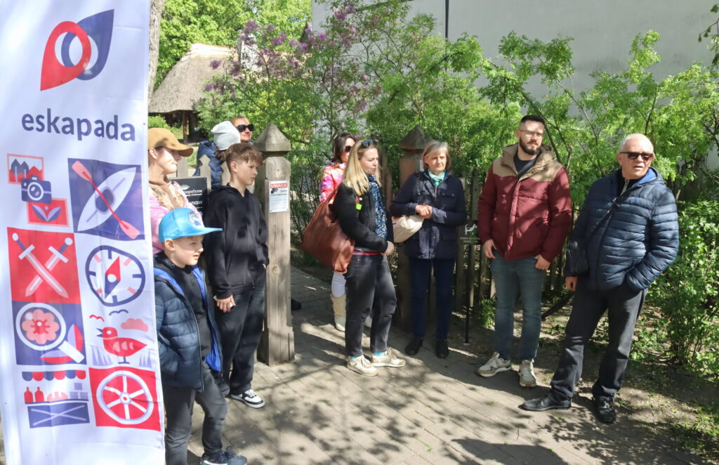 Eskapada. Poznaj swój region z przewodnikiem (MET)