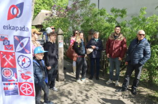 Eskapada. Poznaj swój region z przewodnikiem (MET)