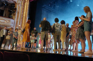 Poznaj Teatr – wakacyjne zwiedzania dla dorosłych oraz dla dzieci z opiekunami