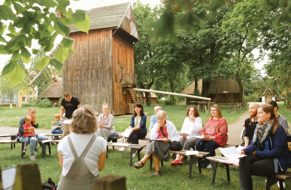 Żywot pieśni, pieśni żywota: Pośród pracy – wspólne śpiewanie w skansenie (16+)