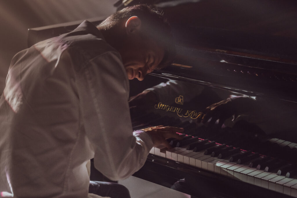 Maciej Tubis - „About Chopin...