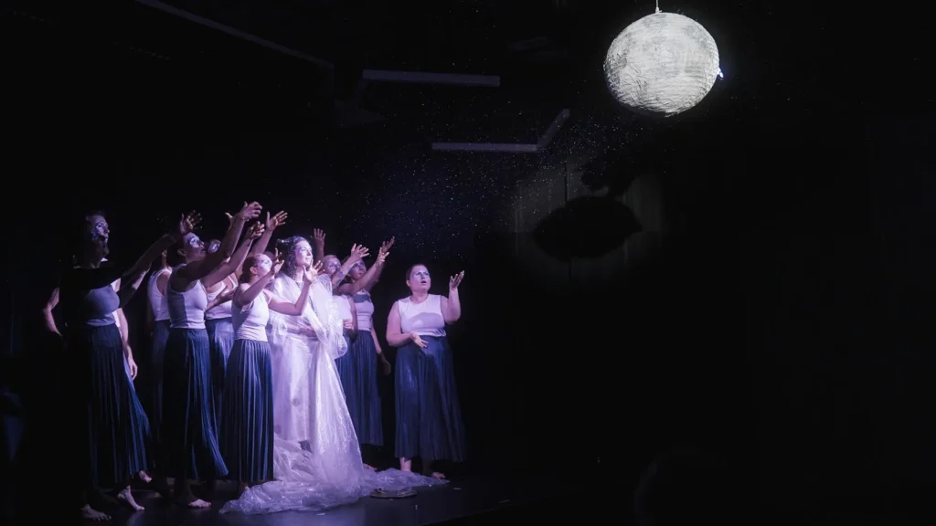Lunacja. Rytuał, żeby Księżyc nie spadł | Grupa Teatralna dla dorosłych | spektakl